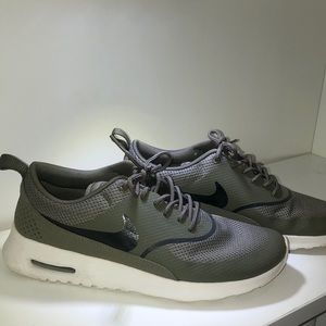 Nike Air Max Thea Medium Olive Green